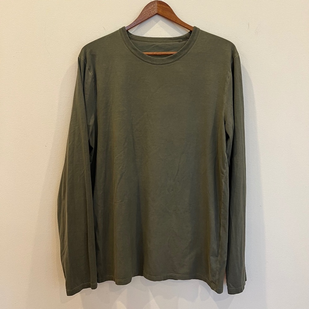 Lululemon Shirt Mens Large Green Fundamental Tee Athleisure Casual Long Sleeve